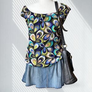 Gorgeous y2k retro inspired sleeveless top